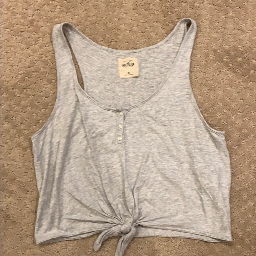 Hollister Size Medium Gray tee - like new
